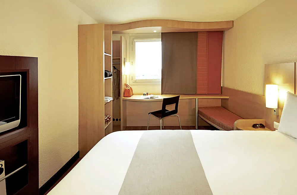 Ibis Paris Canal Saint Martin
