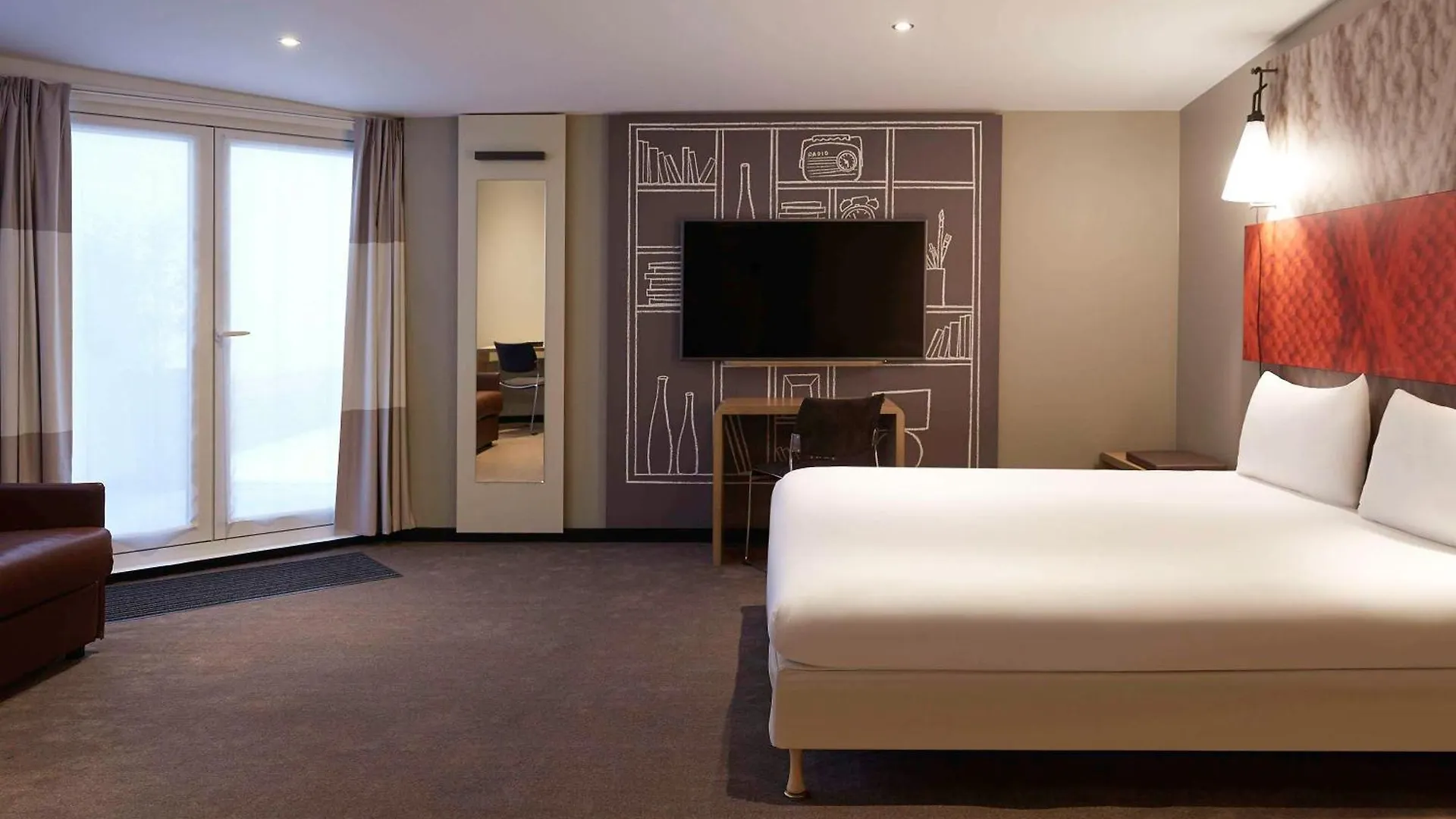 Ibis Paris Canal Saint Martin