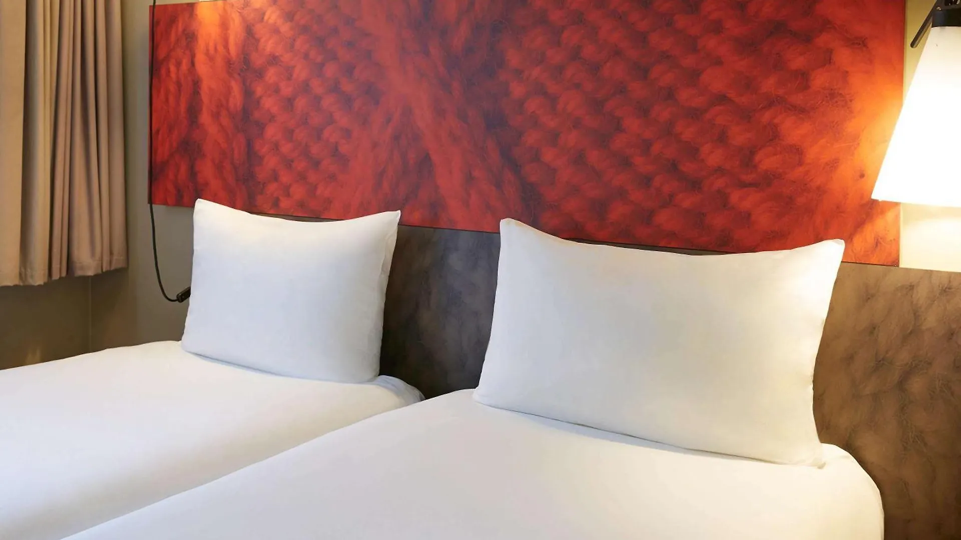 Ibis Paris Canal Saint Martin 3*,