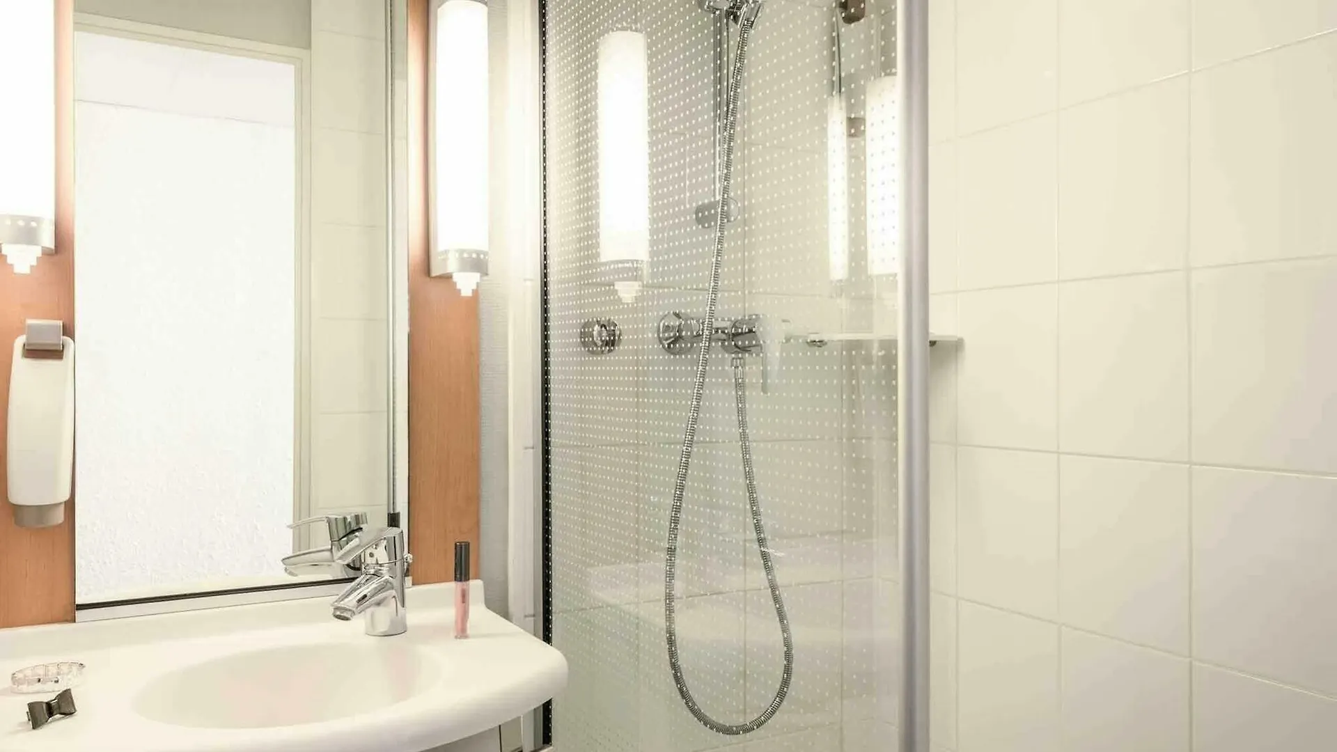 *** Hotel Ibis Paris Canal Saint Martin France